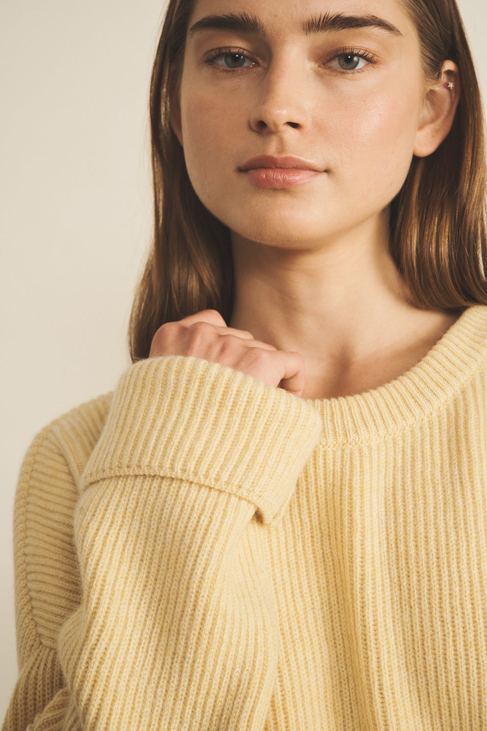 Ribbed honey women cashmere sweater - focus | Edward | Linnea Lund