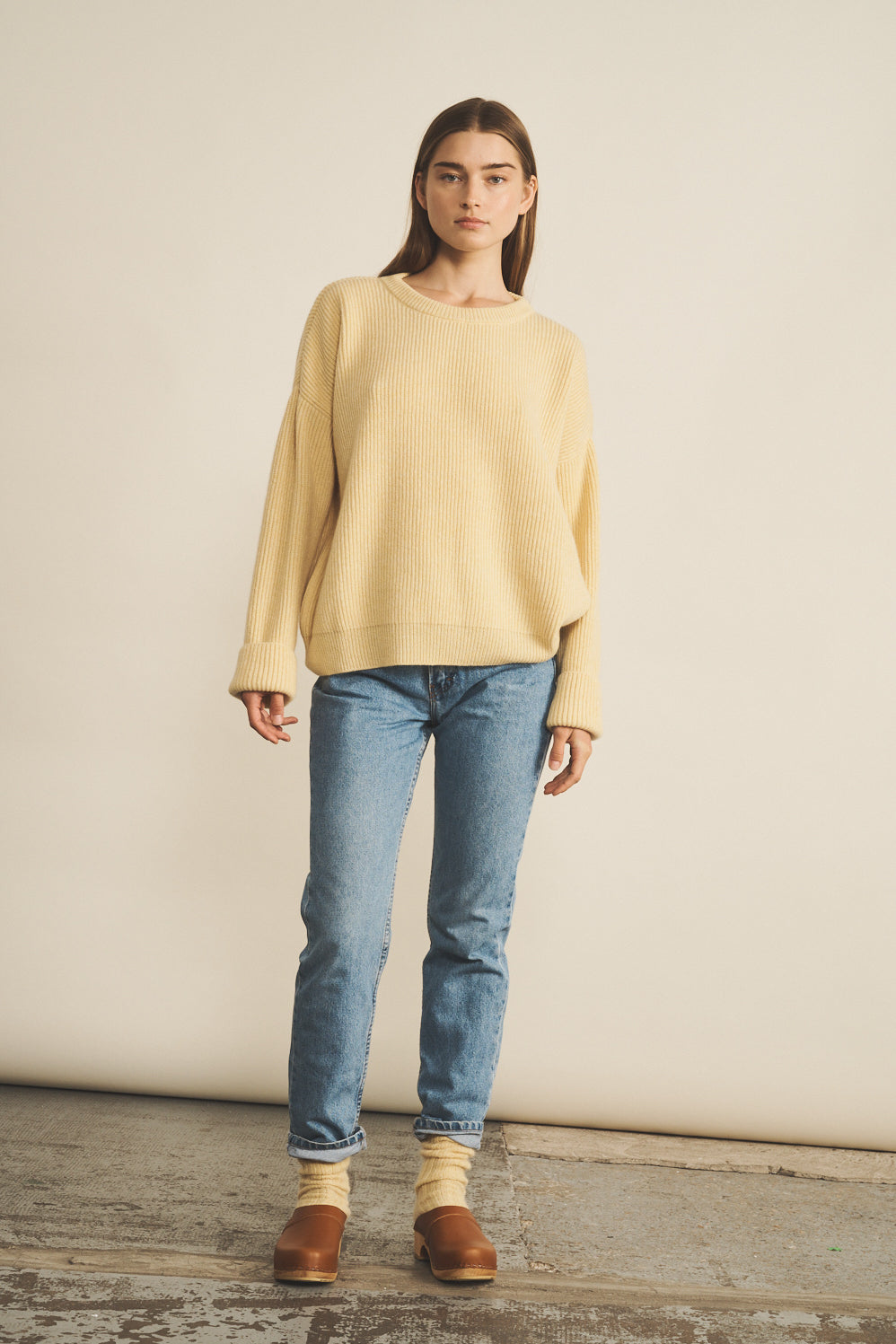 Ribbed honey women cashmere sweater - look | Edward | Linnea Lund