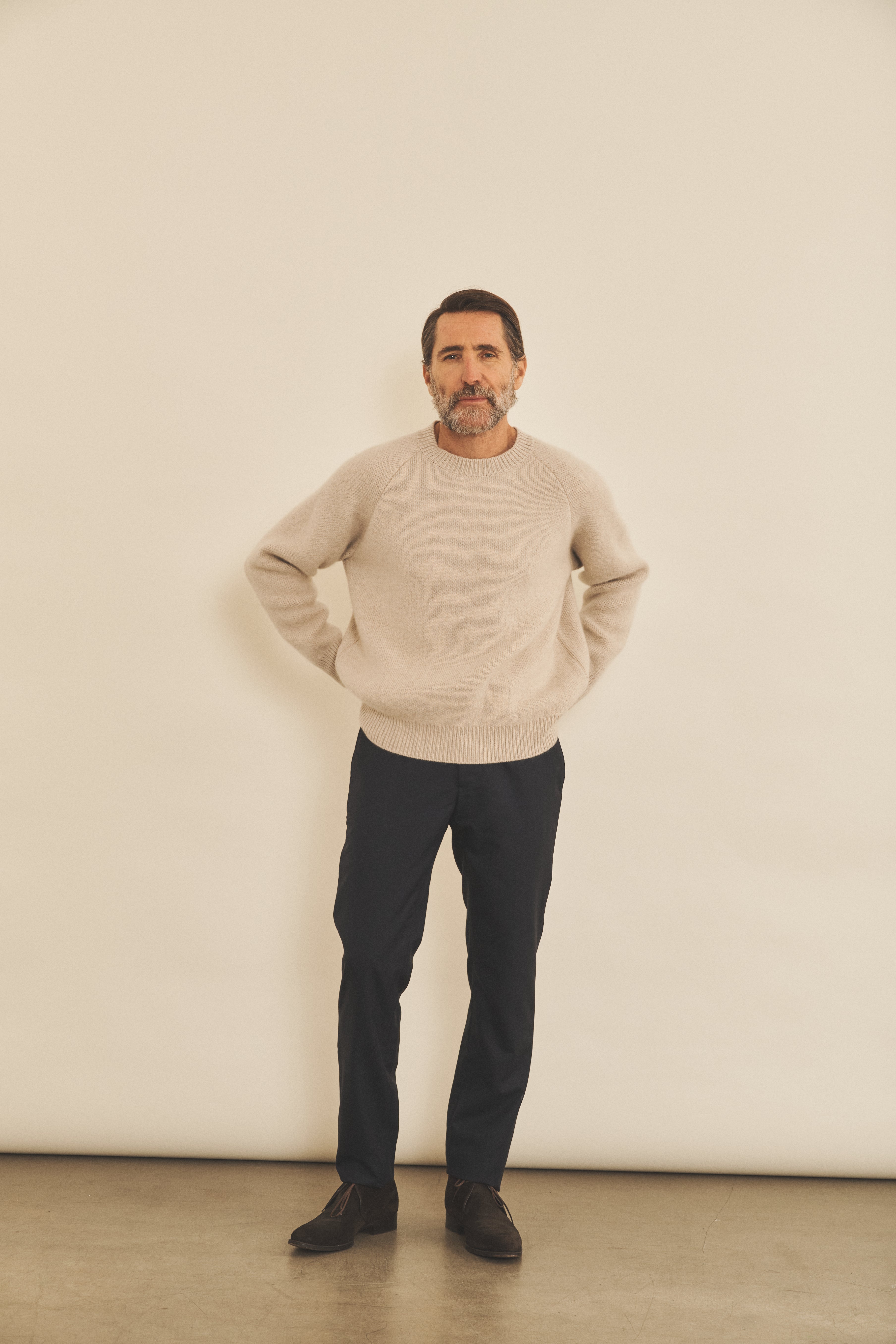 Cashmere sweater men beige color - look view | Sarah | Linnea Lund
