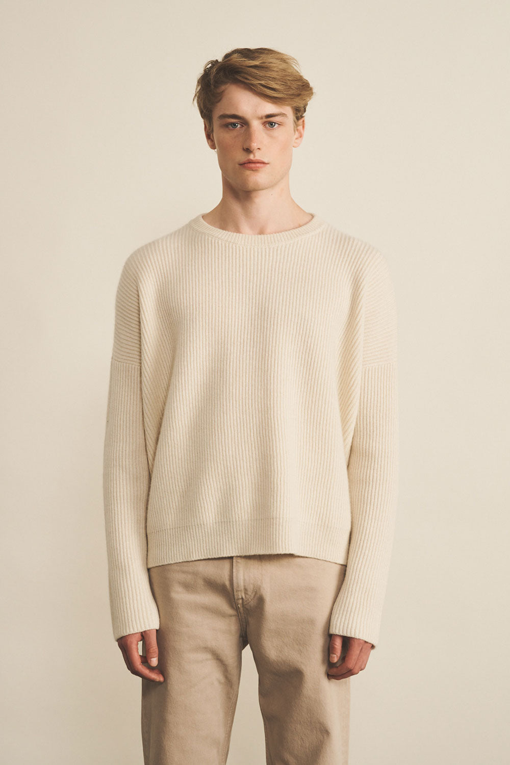 Ribbed white men cashmere sweater - front view | Edward | Linnea Lund