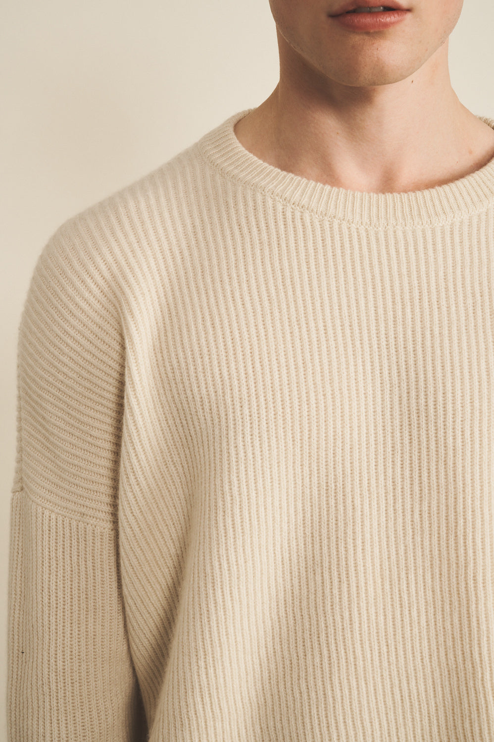 Ribbed white men cashmere sweater - focus fabric | Edward | Linnea Lund