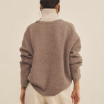 Ribbed taupe women cashmere sweater - back view | Edward | Linnea Lund