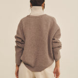 Ribbed taupe women cashmere sweater - back view | Edward | Linnea Lund
