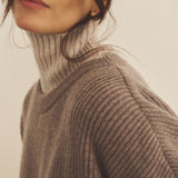 Ribbed taupe women cashmere sweater - focus view | Edward | Linnea Lund