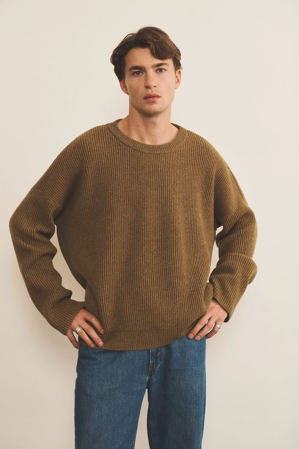 Ribbed ocher green men cashmere sweater - front view | Edward | Linnea Lund