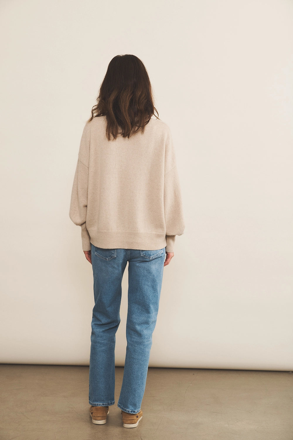 Cashmere cardigan women beige - back view | Gabriella | Linnea Lund