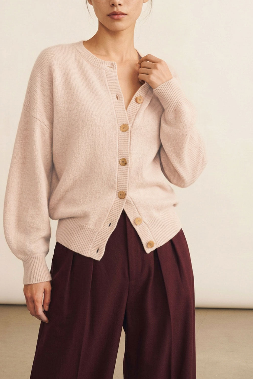Oversized thick powder pink cashmere cardigan | Gabriella | Linnea Lund