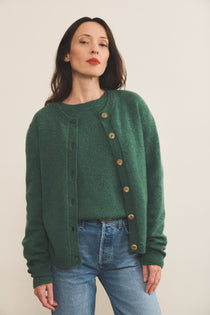 Green women cashmere cardigan - front view | Greta | Linnea Lund