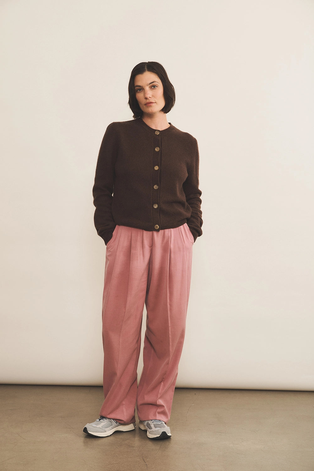 Brown cashmere cardigan for women - look | Greta | Linnea Lund