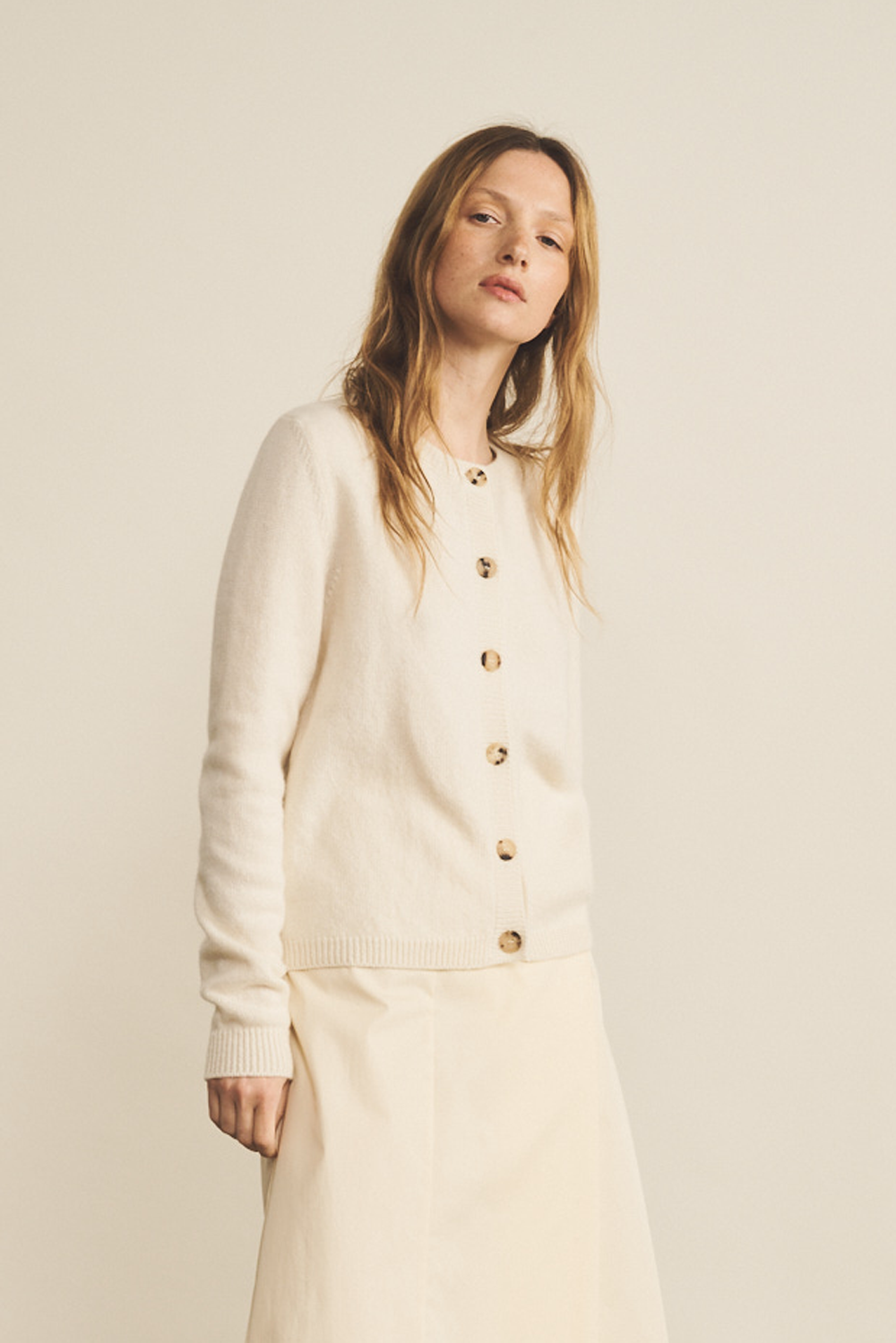 White women cashmere cardigan - front view | Greta | Linnea Lund 