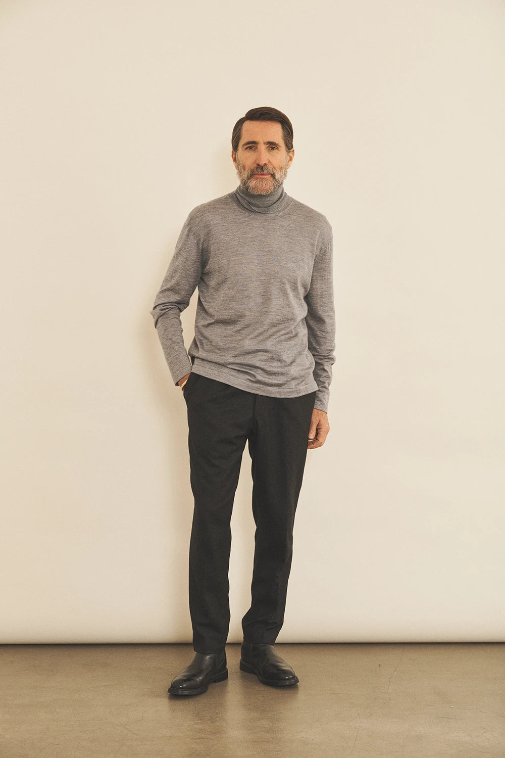 Grey men cashmere sweater - look | Hakan | Linnea Lund