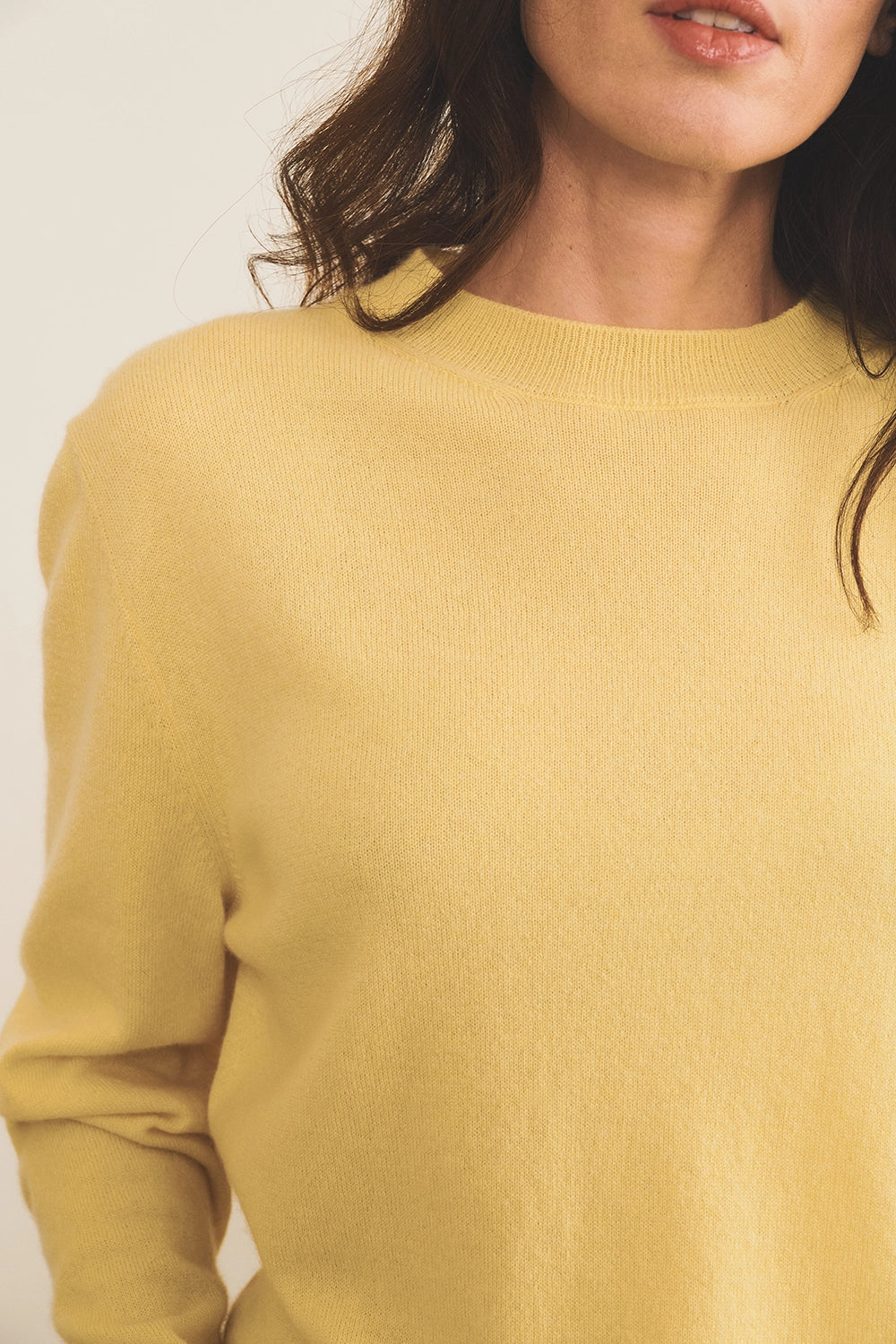 Yellow light women cashmere sweater - focus view | Harald | Linnea Lund