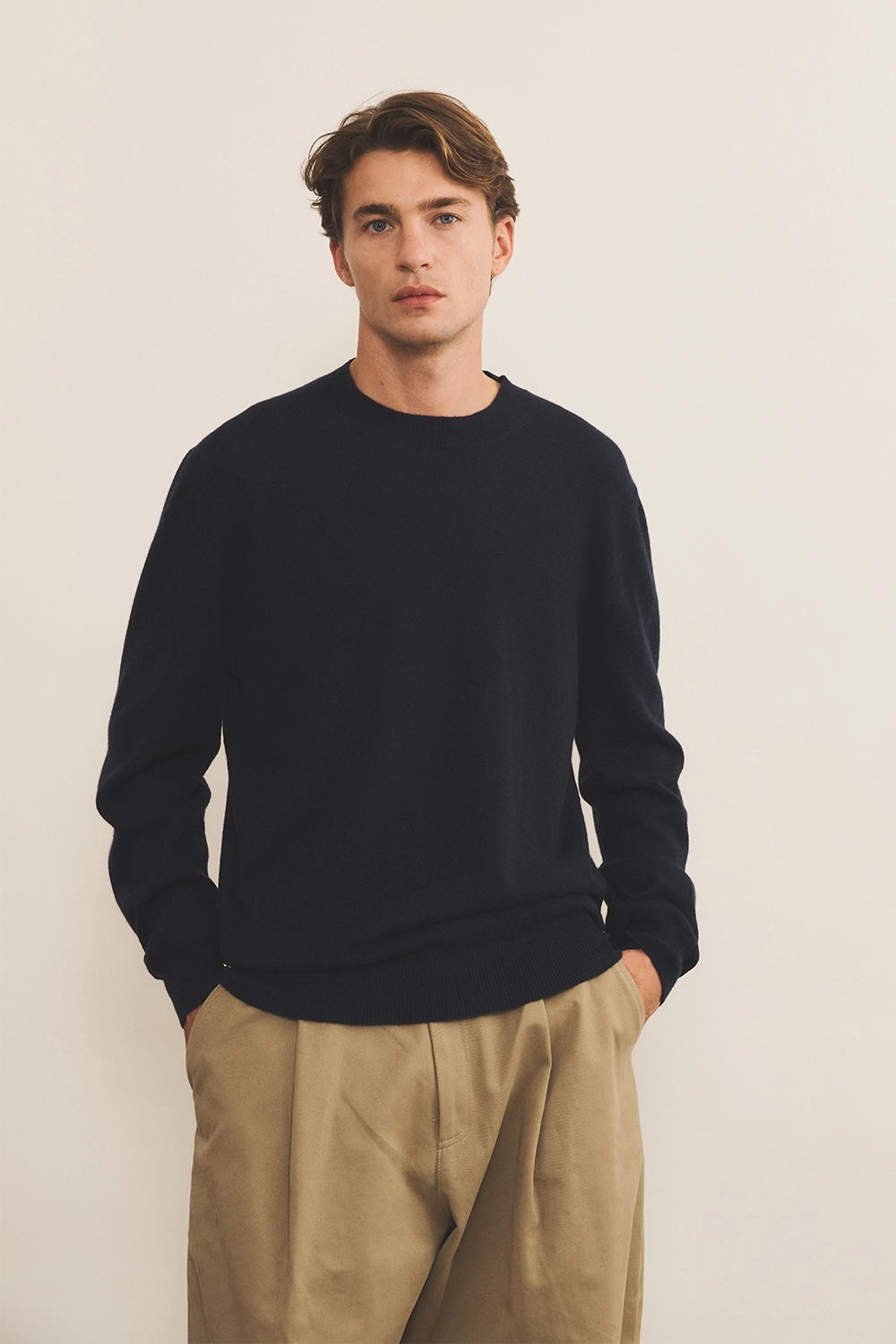Midnight blue light men cashmere sweater - front view | Harald | Linnea Lund
