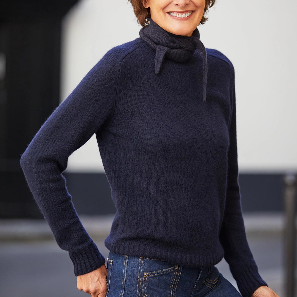 Navy blue women cashmere sweater | Ines | Ines de la Fressange x Linnea Lund