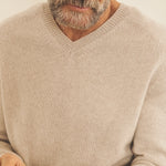 Beige men cashmere sweater - focus fabric | Jack | Linnea Lund