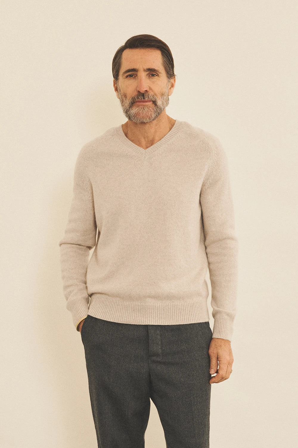 Beige men cashmere sweater - front view | Jack | Linnea Lund