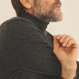 Dark grey men cashmere sweater - focus fabric | Jim | Linnea Lund