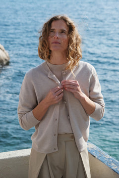 Women lightweight cashmere cardigan beige | Grace | Linnea Lund