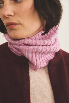 bubblegum pink cashmere collar women | Maya | Linnea Lund