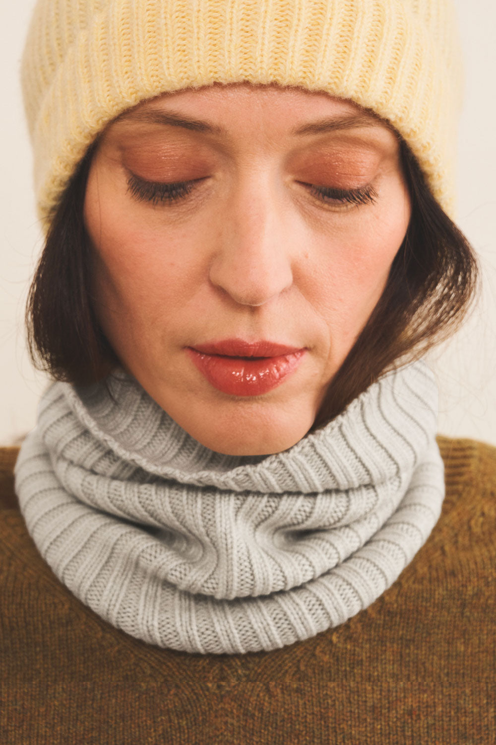 light grey cashmere collar women | Maya | Linnea Lund