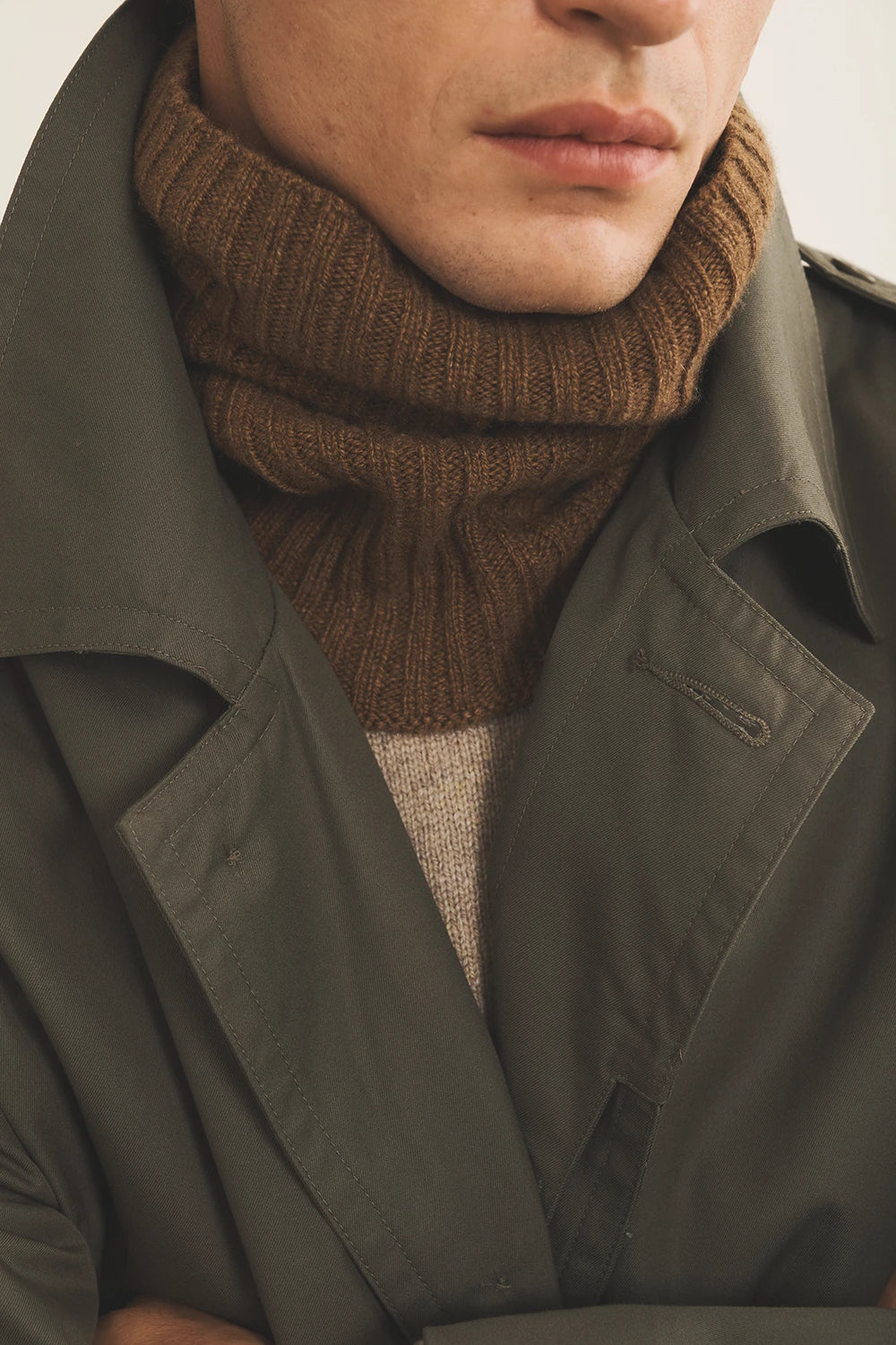 brown cashmere collar men - focus | Maya | Linnea Lund
