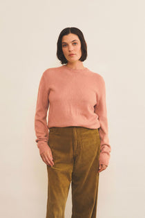 pink gold women cashmere sweater - front view | Mimmi | Linnea Lund