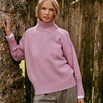 Oversize bubblegum pink cashmere sweater women - front view | Nina | Linnea Lund