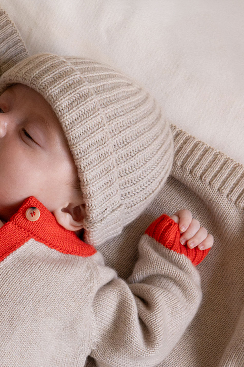 Baby cashmere hat in beige | Oliver | Linnea Lund