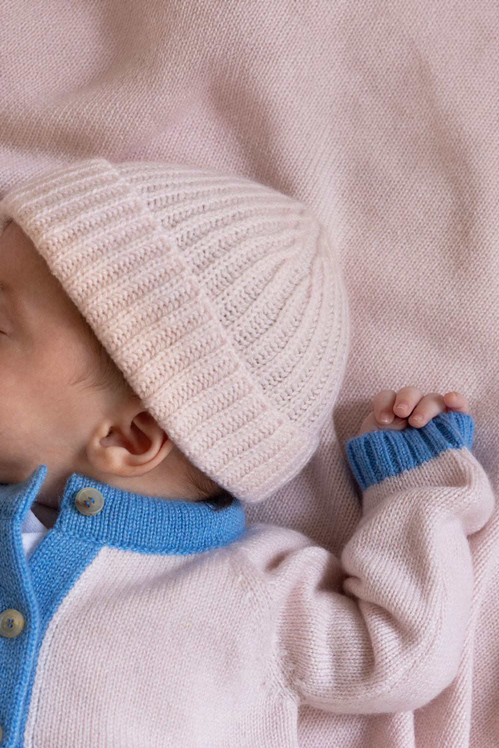 Baby cashmere hat in light pink | Oliver | Linnea Lund