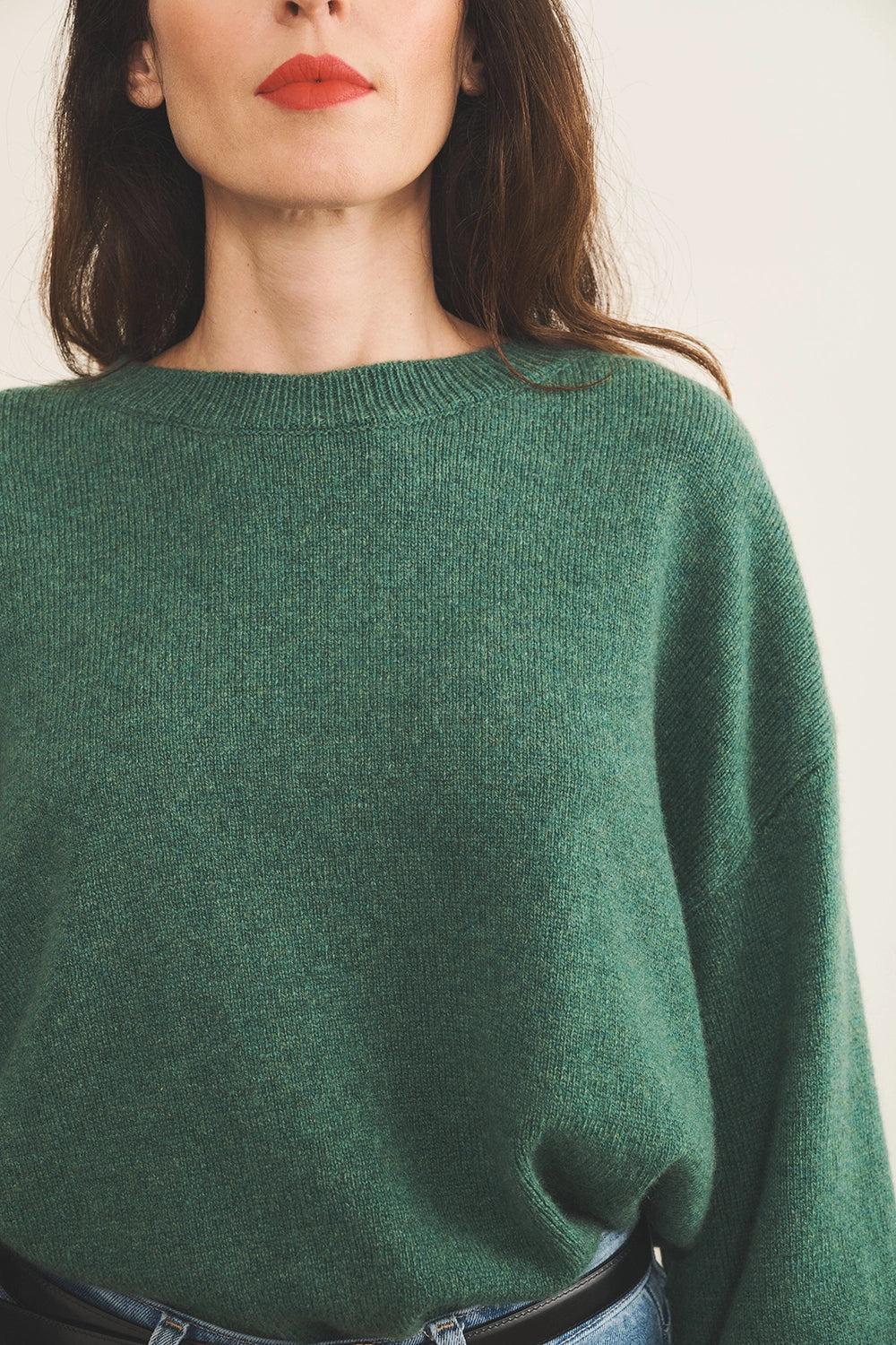 Green cashmere sweater women - focus fabric | Sarah | Linnea Lund
