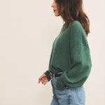 Green cashmere sweater women - side view | Sarah | Linnea Lund