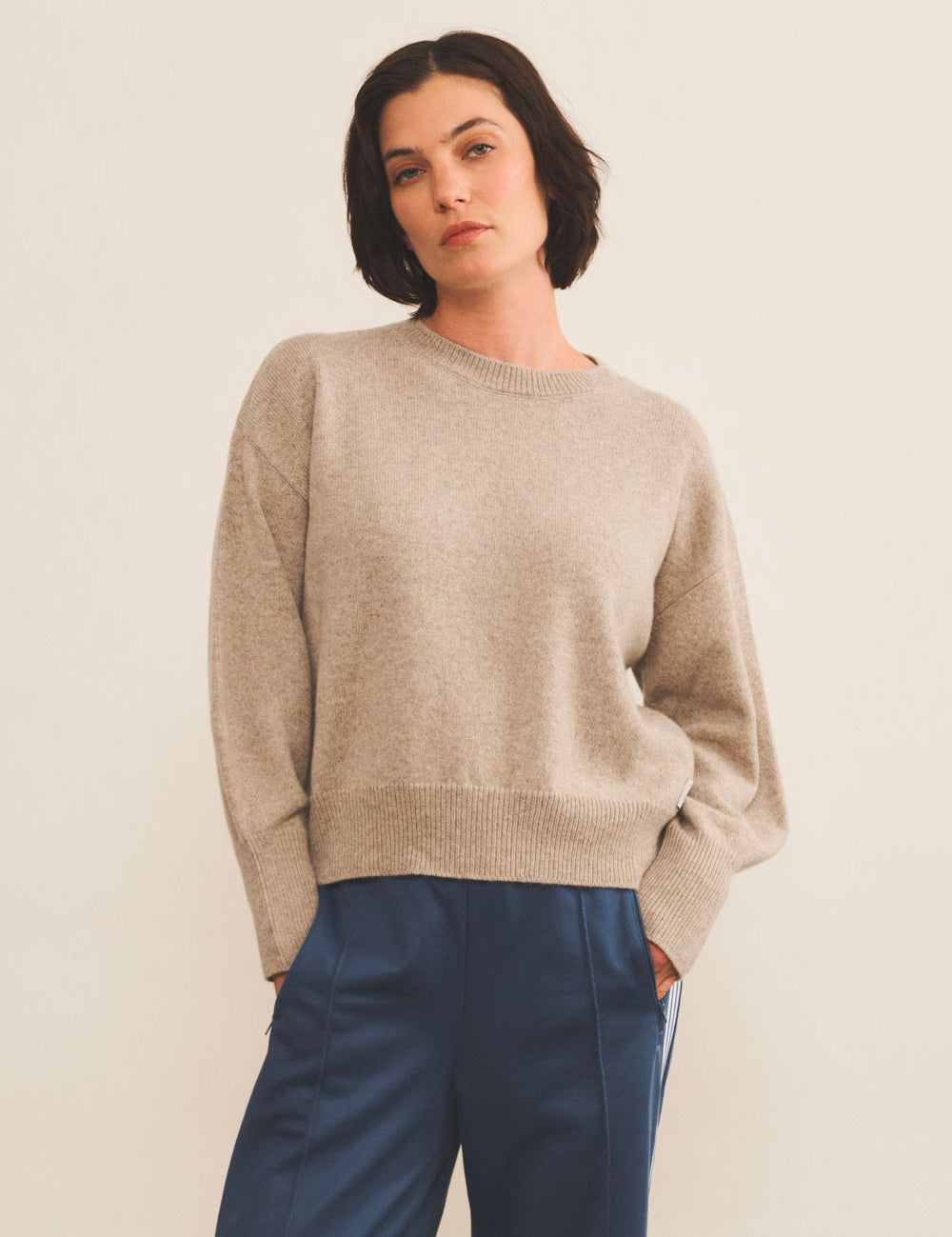 Cashmere sweater women beige - front view | Sarah | Linnea Lund