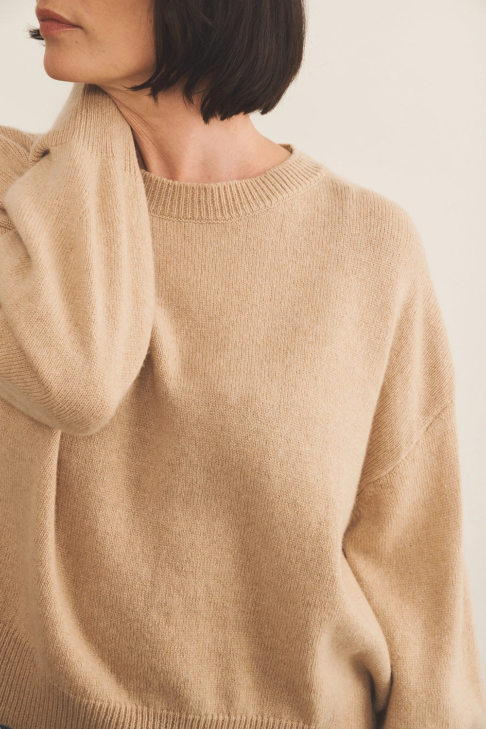 Beige sand cashmere sweater women - focus view | Sarah | Linnea Lund
