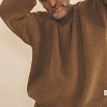 Brown men cashmere sweater - focus look | Sergio | Linnea Lund
