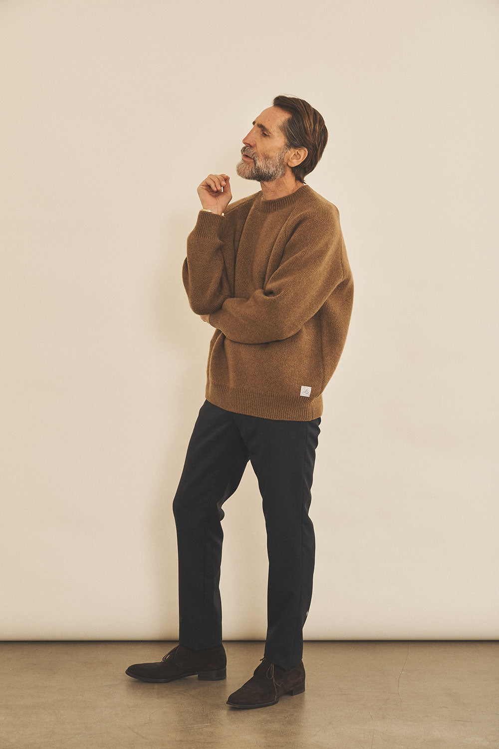 Brown men cashmere sweater - side view | Sergio | Linnea Lund
