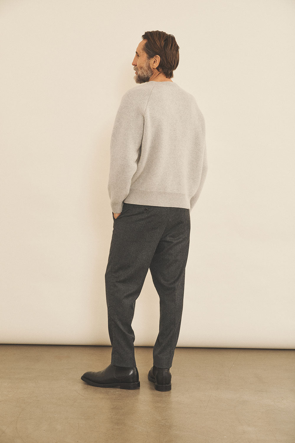 Light grey men cashmere sweater - back view | Sergio | Linnea Lund