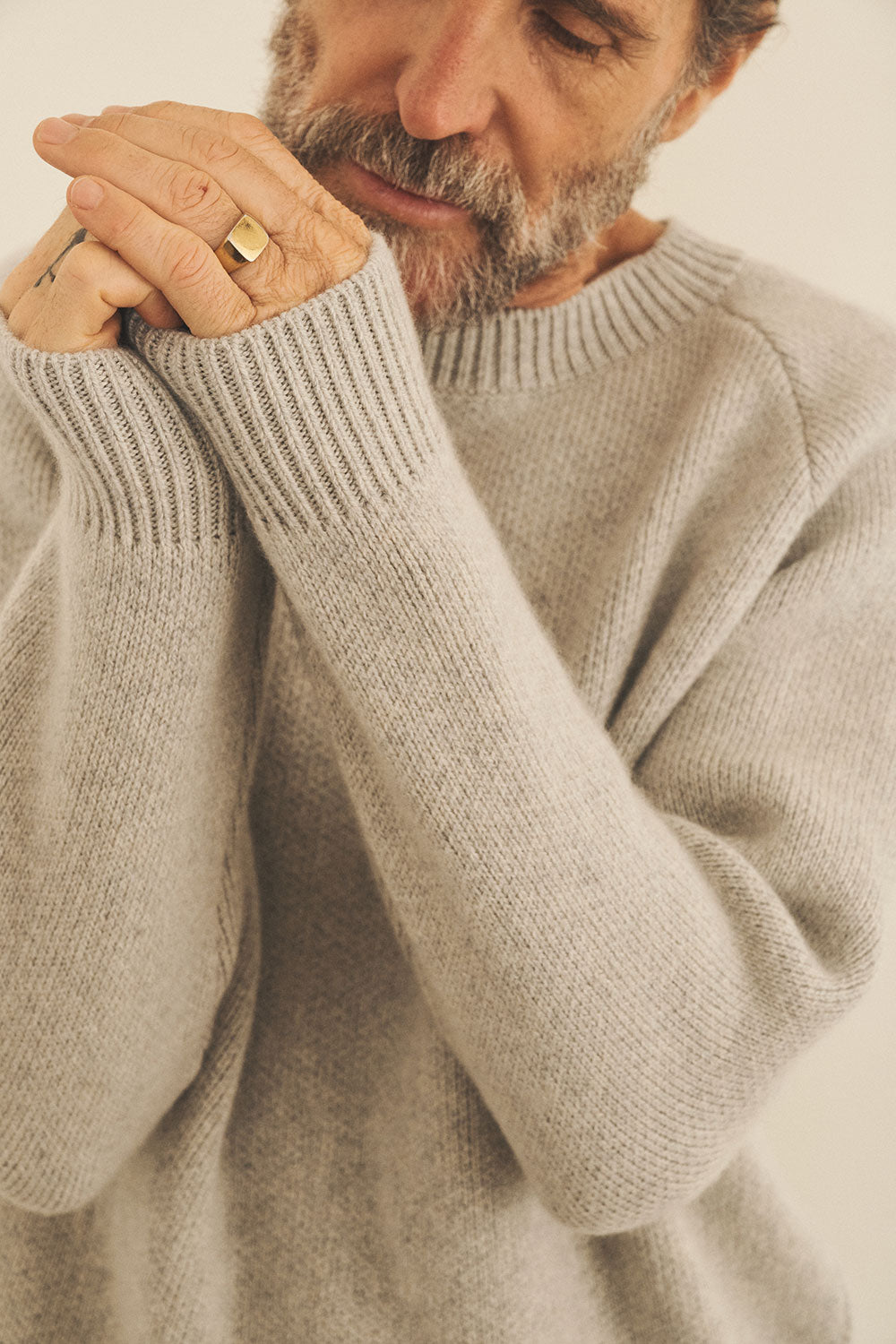 Light grey men cashmere sweater - focus fabric | Sergio | Linnea Lund