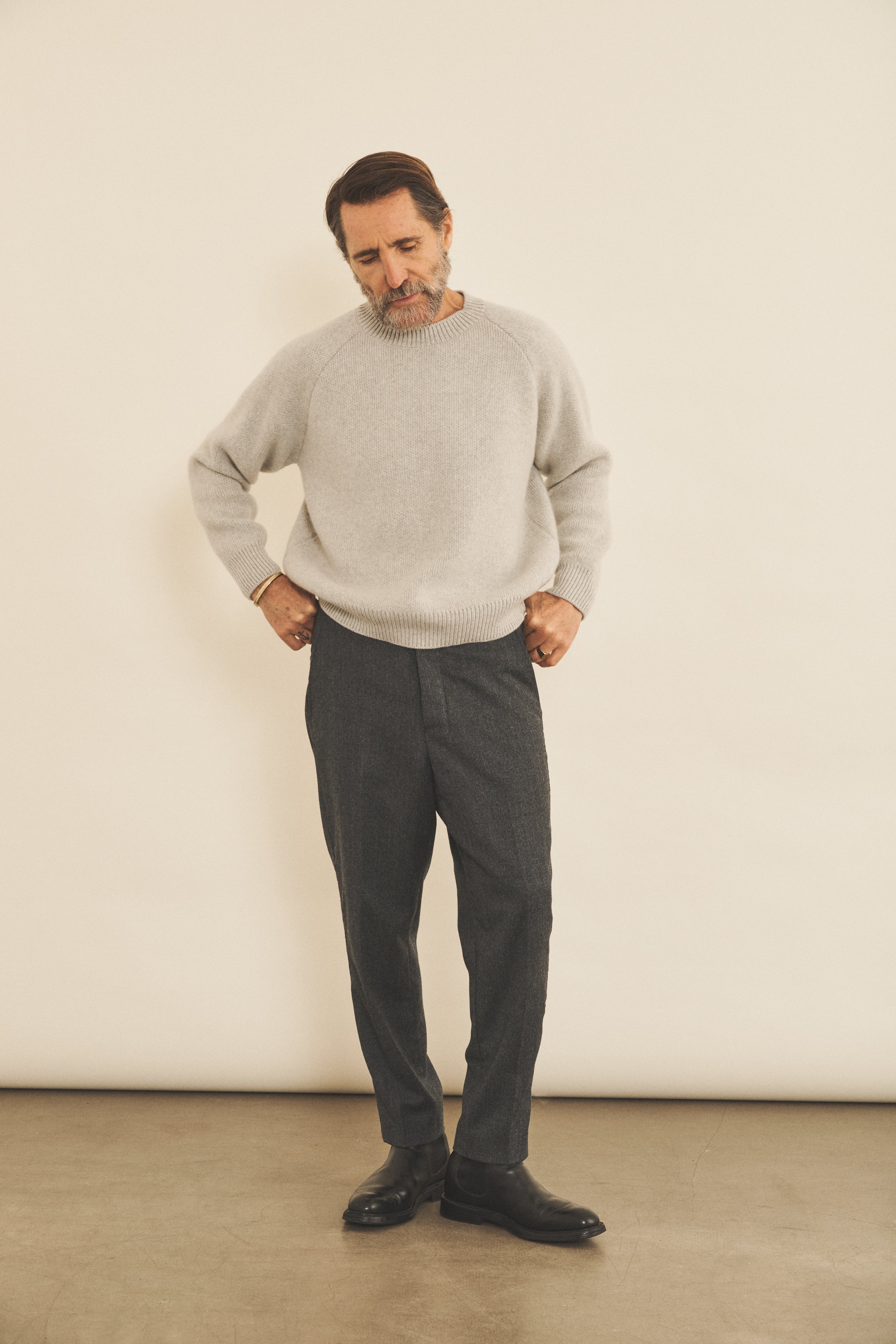 Cashmere sweater men light grey color - look view | Sergio | Linnea Lund