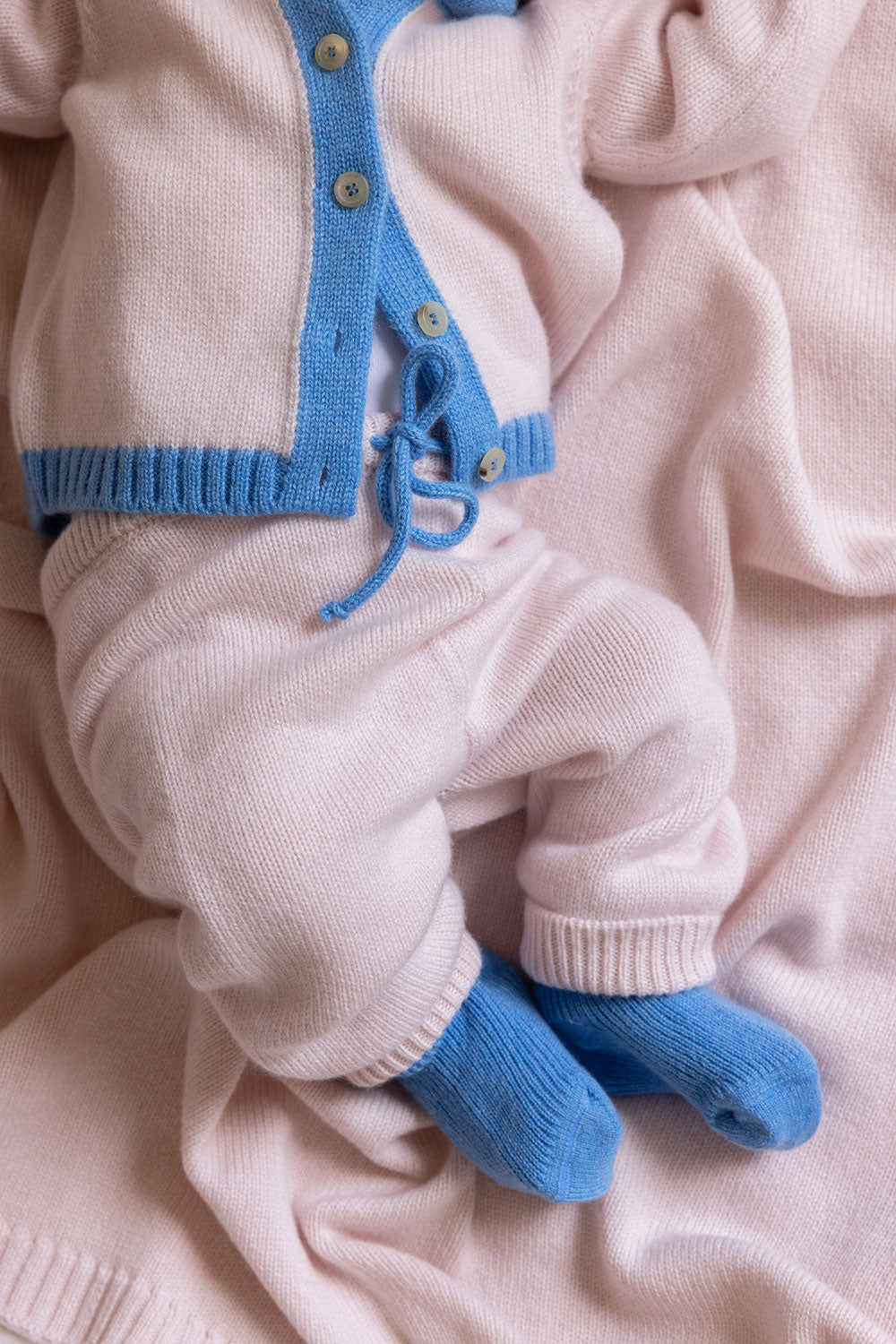 Baby cashmere leggings light pink, worn | Sienna | Linnea Lund