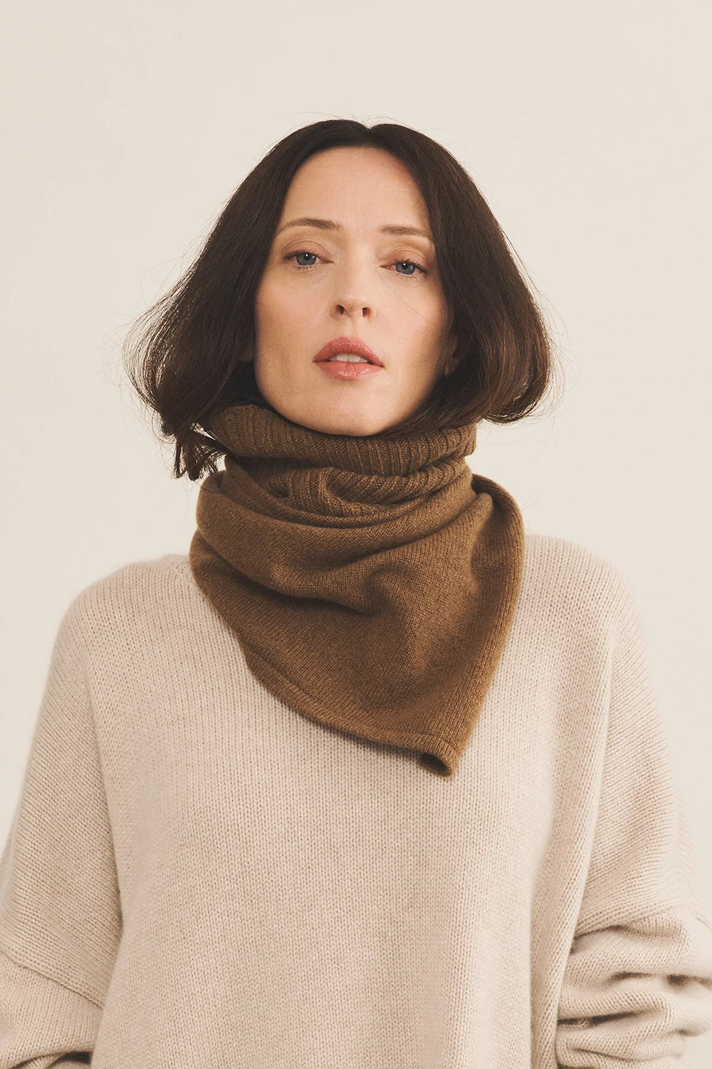 Brown cashmere bandana for women | Stella | Linnea Lund