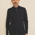 Dark blue men cashmere sweater - front view | Viggo | Linnea Lund