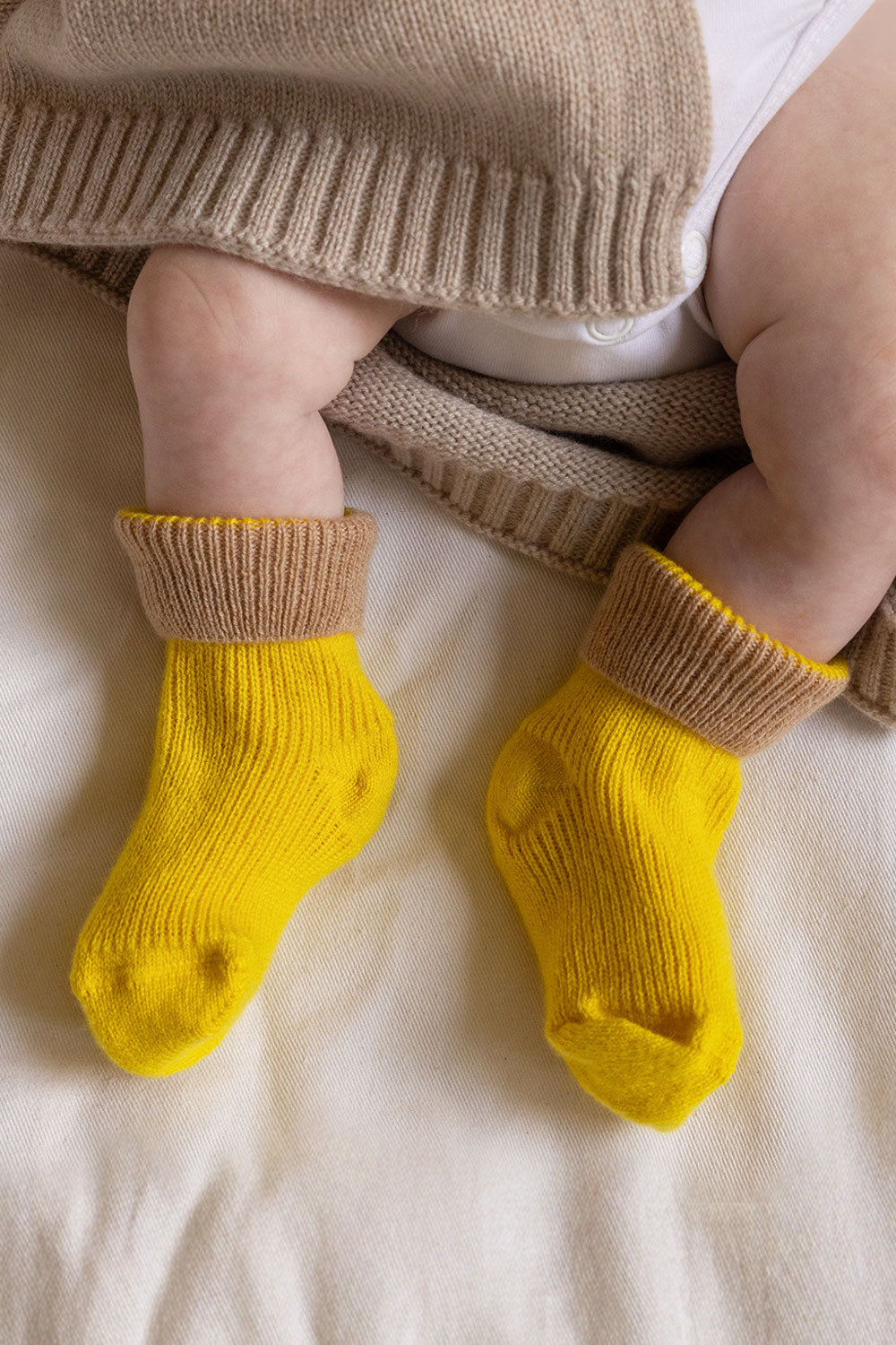 Baby cashmere socks in yellow | Alice | Linnea Lund