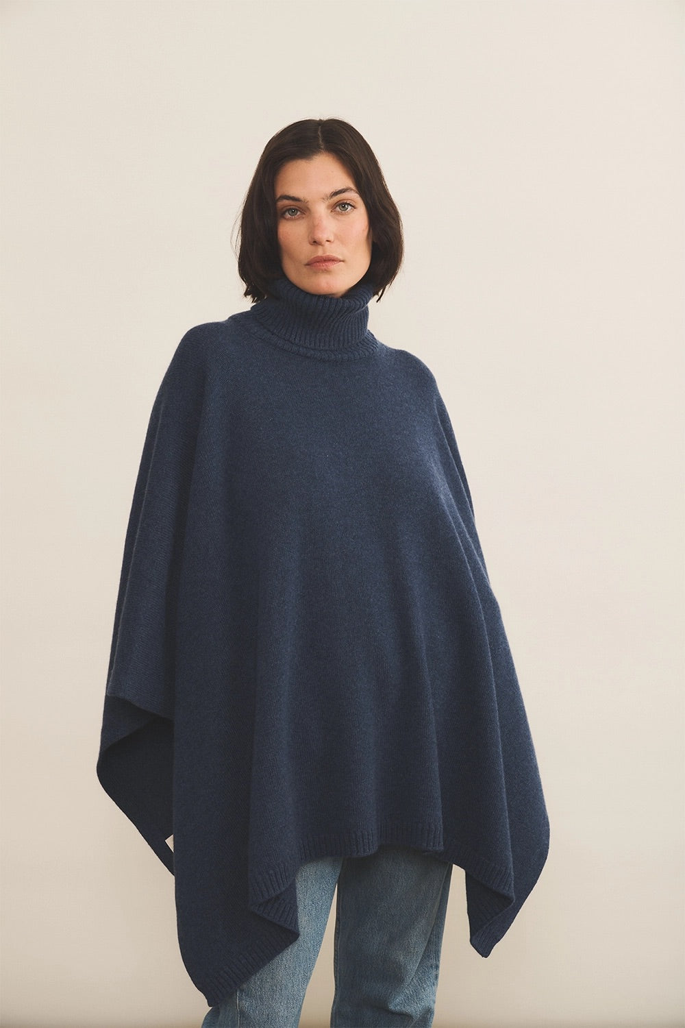 blue cashmere poncho women - front view | Angela | Linnea Lund