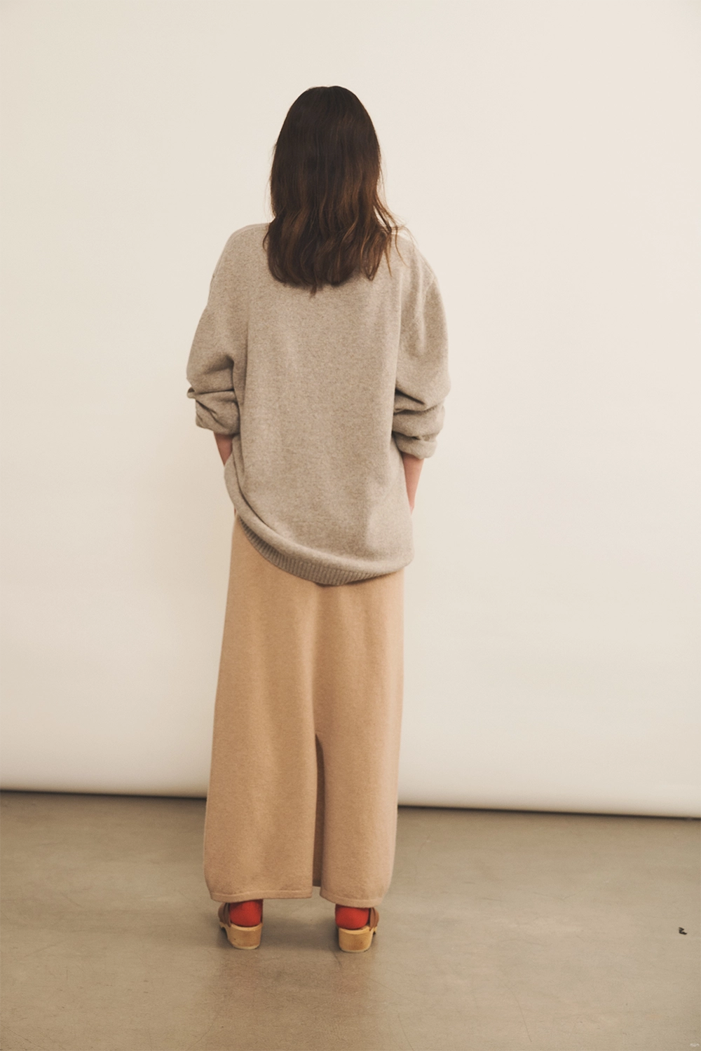 Camel light women cashmere skirt - back view | Astrid | Linnea Lund
