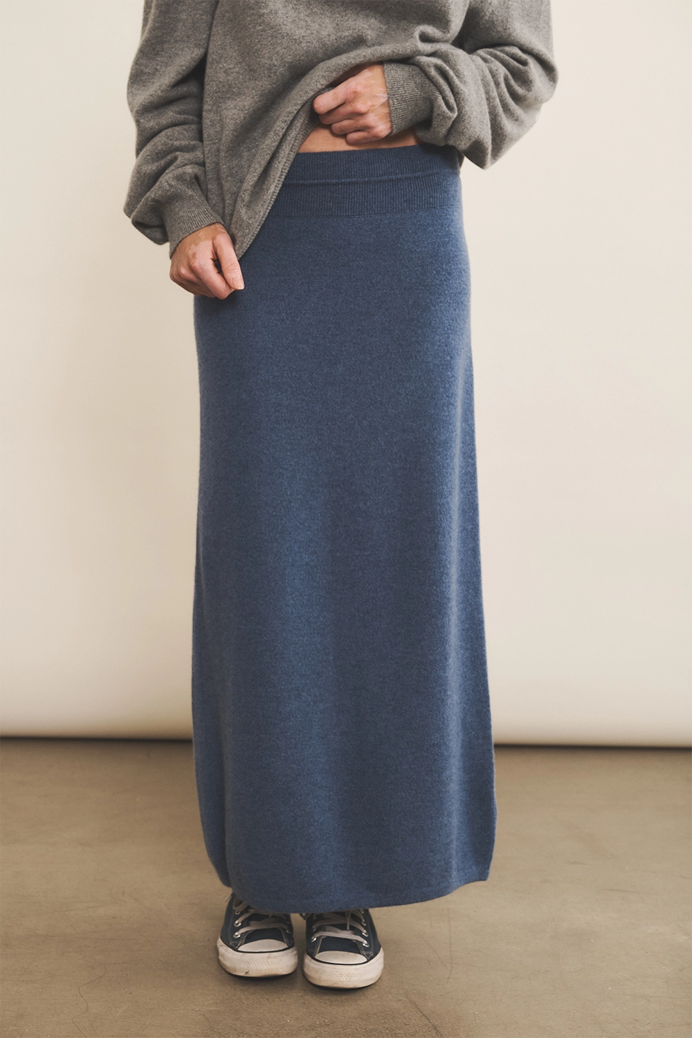 denim blue women cashmere skirt - front view | Astrid | Linnea Lund