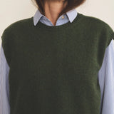 Dark green Cashmere sleeveless sweater women - focus fabric | Berit | Linnea Lund