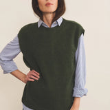 Dark green Cashmere sleeveless sweater women - front view | Berit | Linnea Lund
