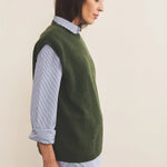 Dark green Cashmere sleeveless sweater women - side view | Berit | Linnea Lund