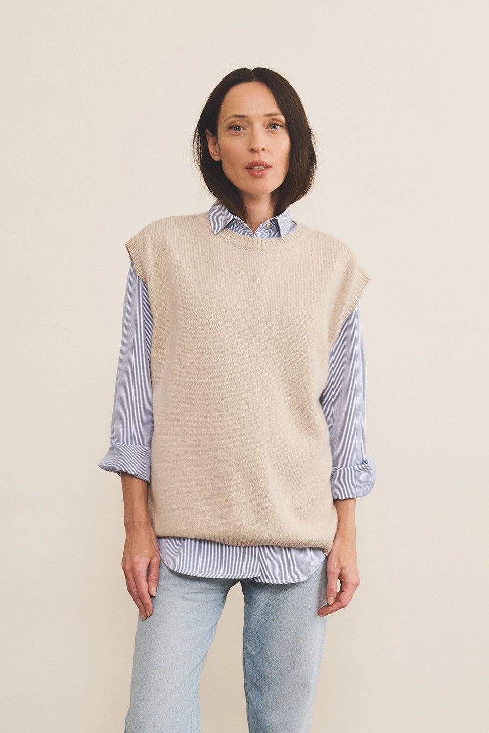 White cashmere sleeveless cardigan women - Front view | Berit | Linnea Lund