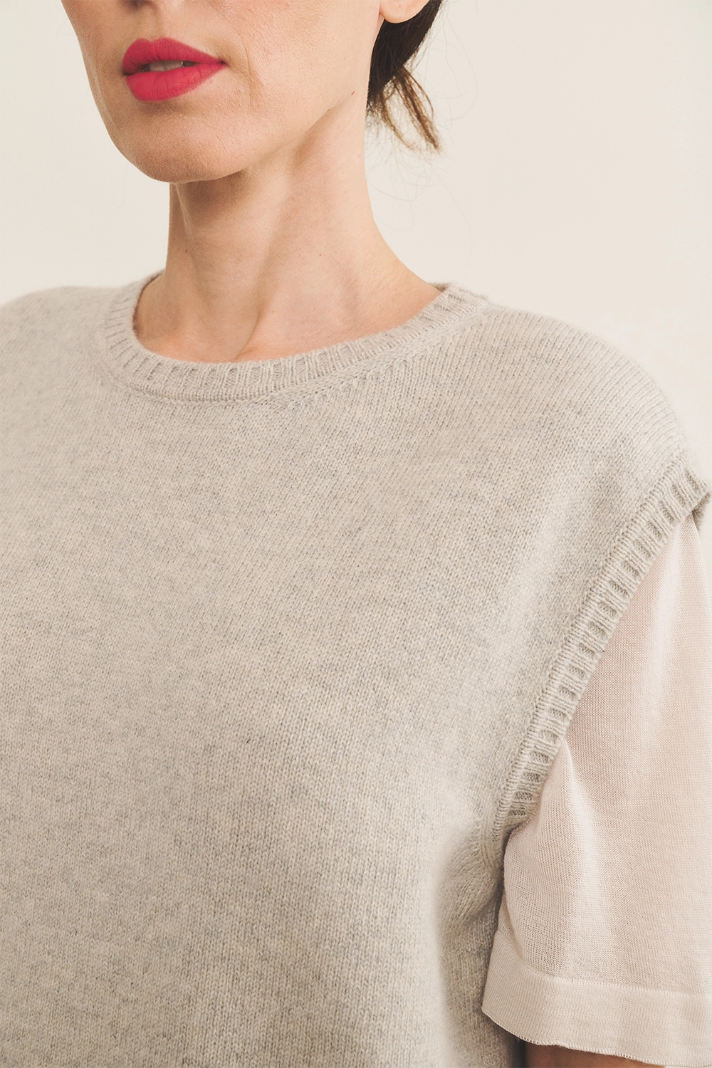 Cashmere sleeveless cardigan women grey - focus | Berit | Linnea Lund